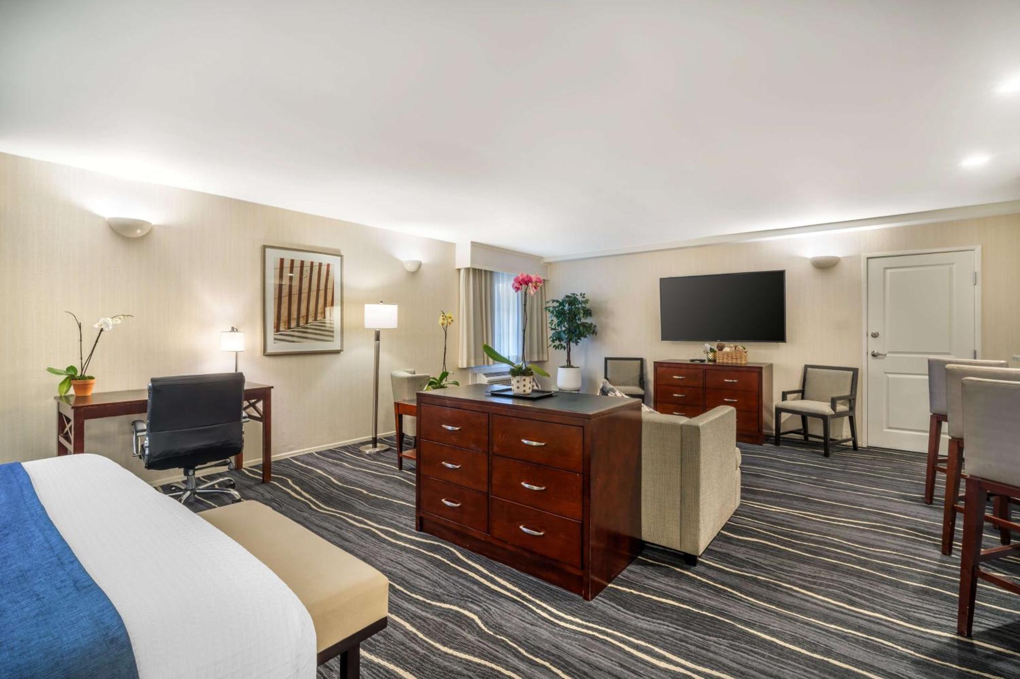 Best Western Plus Carpinteria Inn Exterior photo